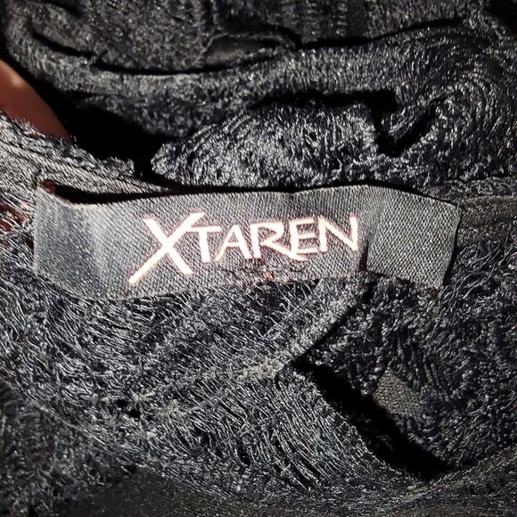 Xtaren black deep-v floral lace shorts romper size Small - Picture 8 of 9